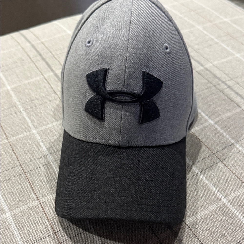 Under Armour Two-Tone Gray and Black Hat